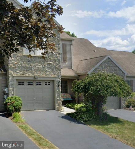1919 Limestone Dr, Hummelstown, PA 17036