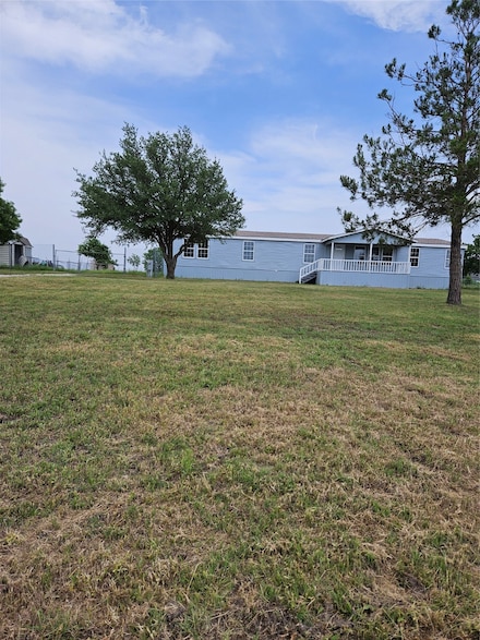 9312 Kansas St, Joshua, TX 76058