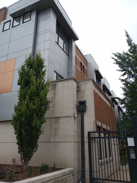 2225 W Madison St Unit 2, Chicago, IL 60612