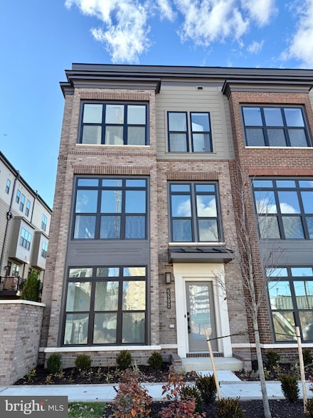 5502 Topaz Ln, Bethesda, MD 20816