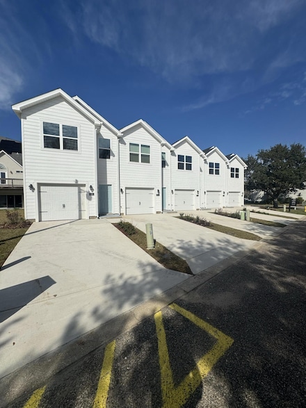 2895 Leahs Ln, Navarre, FL 32566