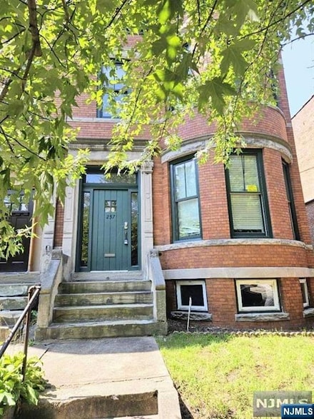 257 Woodlawn Ave, Jersey City, NJ 07305