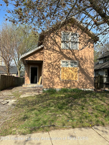 1136 Platt St, Lansing, MI 48910