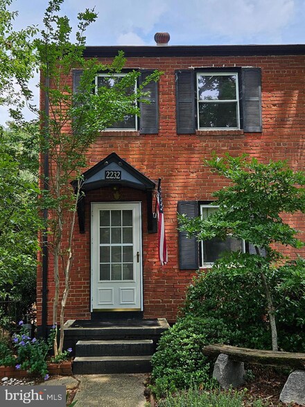 2232 Arlington Terrace, Alexandria, VA 22303