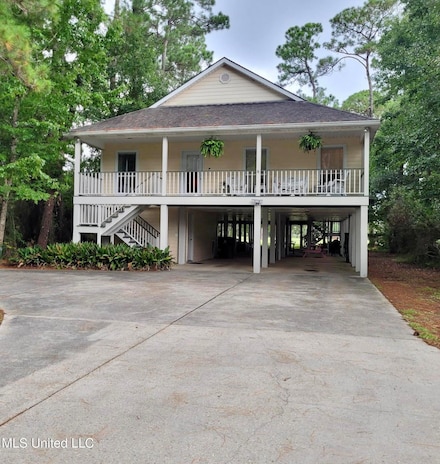 127 Country Club Dr, Pass Christian, MS 39571