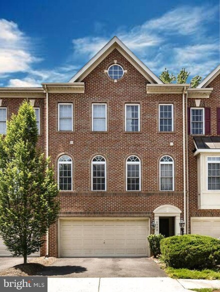 5988 Meadow Brook Dr, Burke, VA 22015