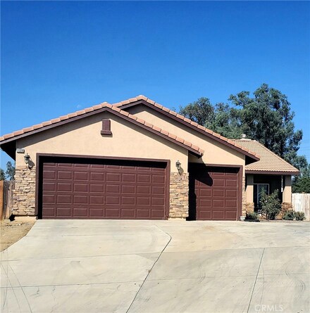11326 Farmers Ct, Bloomington, CA 92316