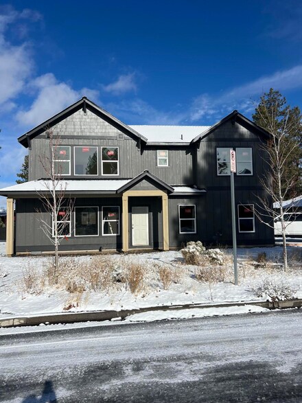 19708 Hollygrape St Unit 2, Bend, OR 97702