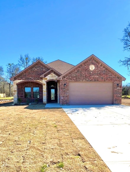 734 Fuller Ave, Cleburne, TX 76031
