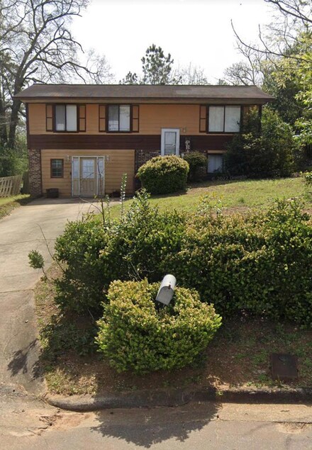 116 Pinecrest Dr, Americus, GA 31709