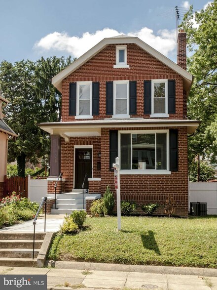 4008 21st St NE, Washington, DC 20018
