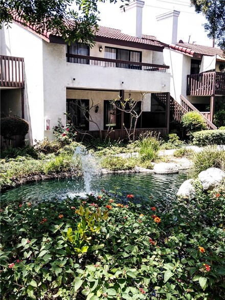8615 Meadow Brook Ave Unit 208, Garden Grove, CA 92844