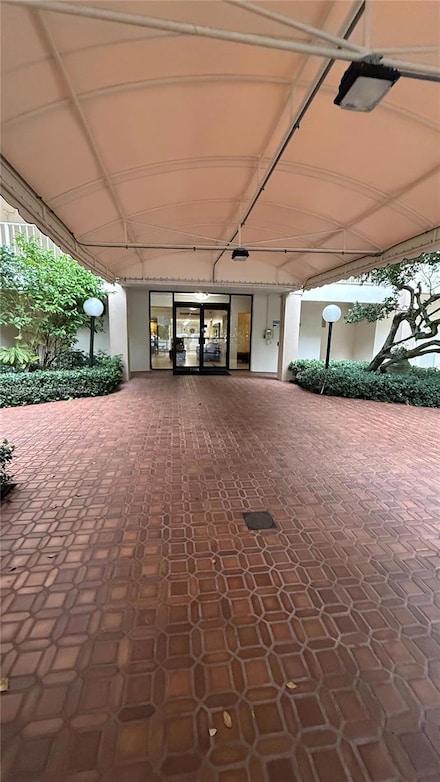 3980 Oaks Clubhouse Dr Unit 302, Pompano Beach, FL 33069