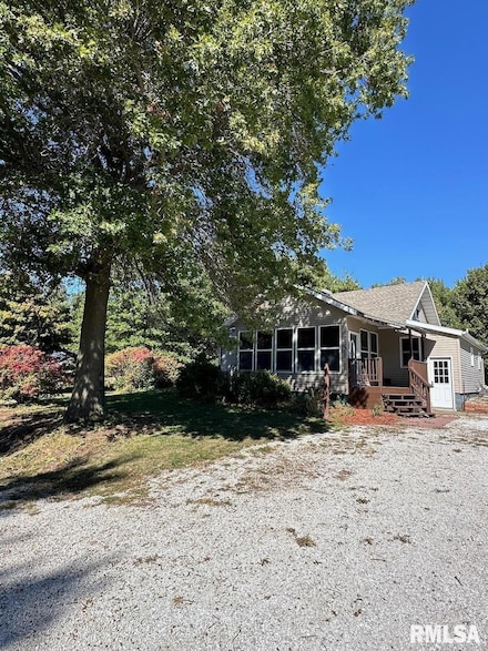 19785 E 900th St, Sciota, IL 61475