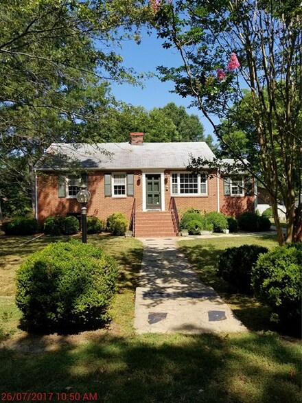 803 N Brunswick Ave, South Hill, VA 23970