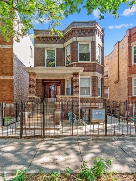 4237 W Potomac Ave, Chicago, IL 60651
