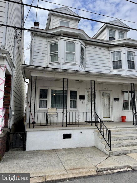 233 Carbon St, Minersville, PA 17954