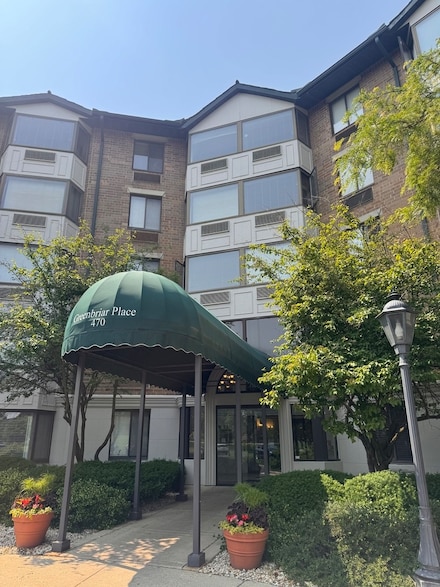 470 Fawell Blvd Unit 411, Glen Ellyn, IL 60137