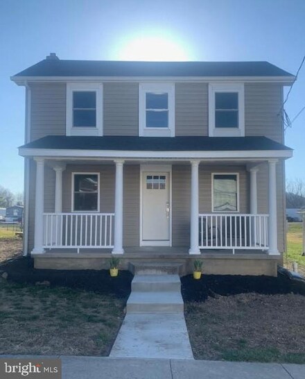 424 Winchester St, Paw Paw, WV 25434