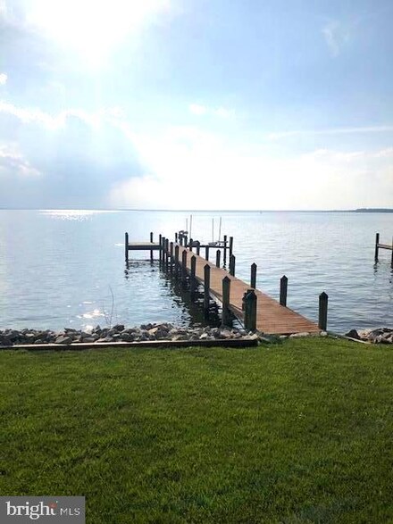 11650 Bachelors Hope Ct, Swan Point, MD 20645