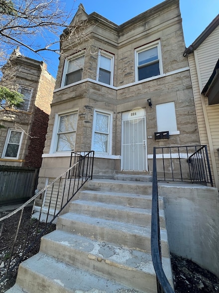 801 S Kedvale Ave, Chicago, IL 60624