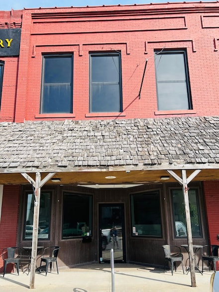 111 E 2nd St, Milan, MO 63556