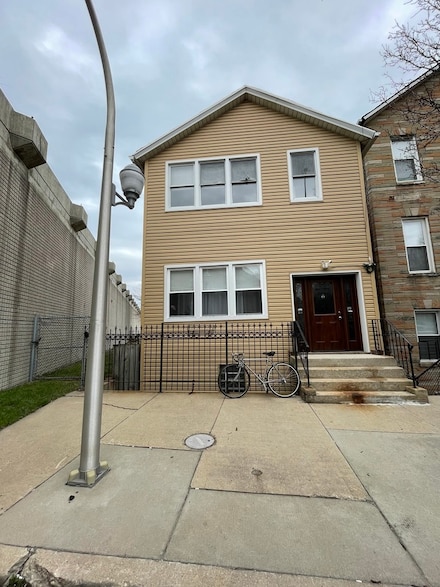 2567 S Emerald Ave, Chicago, IL 60616