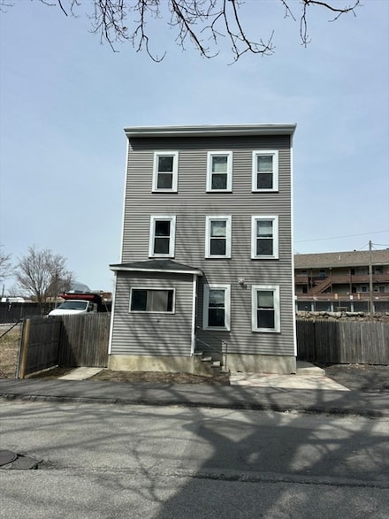 27 North St, Worcester, MA 01605