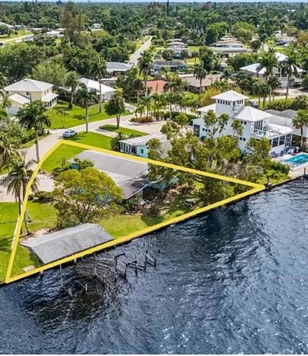 4567 E Riverside Dr, Fort Myers, FL 33905