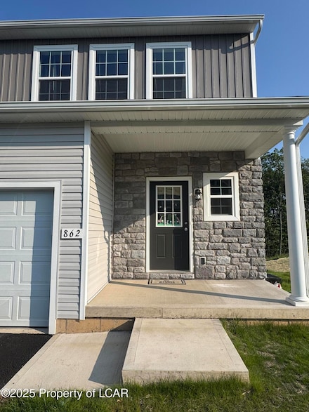 862 Champions Dr, Drums, PA 18222