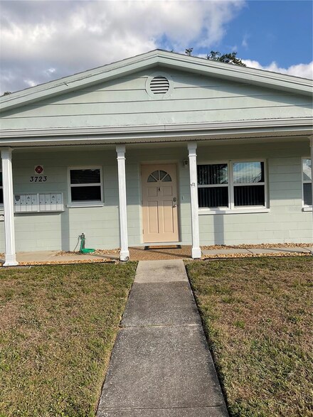 3723 59th St N Unit 4, Saint Petersburg, FL 33710