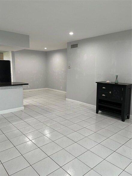 8404 W Sample Rd Unit 131, Coral Springs, FL 33065