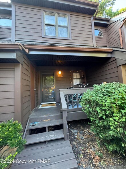 70 Arrowwood Dr Unit B, East Stroudsburg, PA 18302