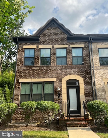 5740 10th Rd N, Arlington, VA 22205