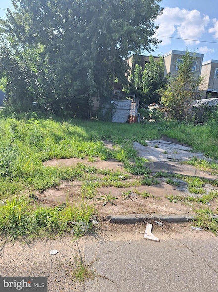 260 S 27th St, Camden, NJ 08105