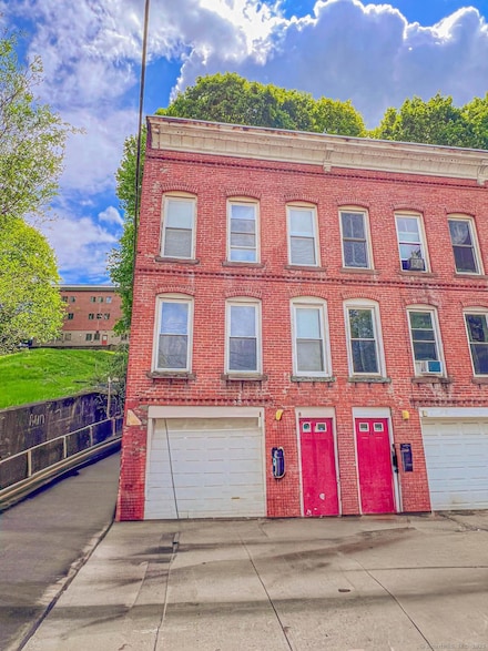 42 Willow St Unit 42, Meriden, CT 06450