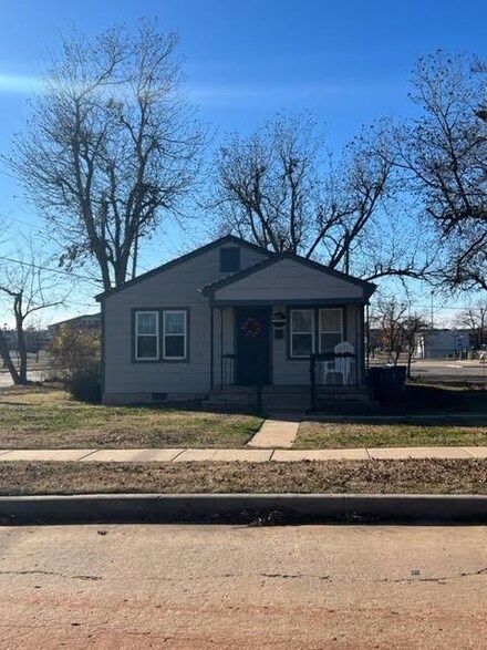 403 N Baumann Ave, Edmond, OK 73034