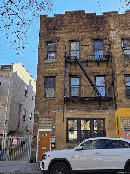 9902 43rd Ave, Flushing, NY 11368