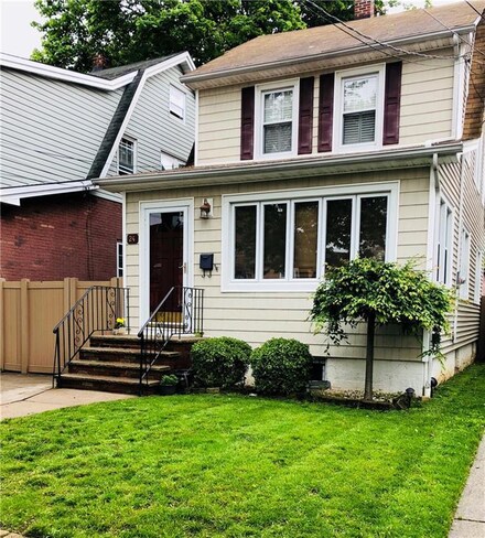 24 9 St, Staten  Island, NY 10306