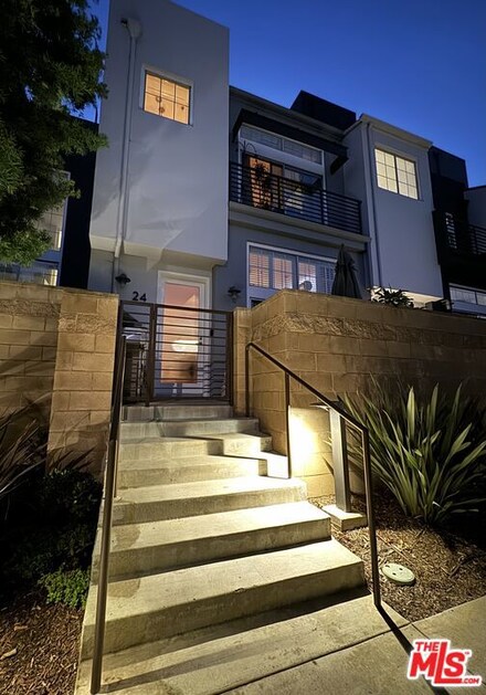 5350 Playa Vista Dr Unit 24, Playa Vista, CA 90094
