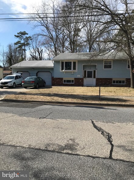 115 Oak Ave, West Berlin, NJ 08091
