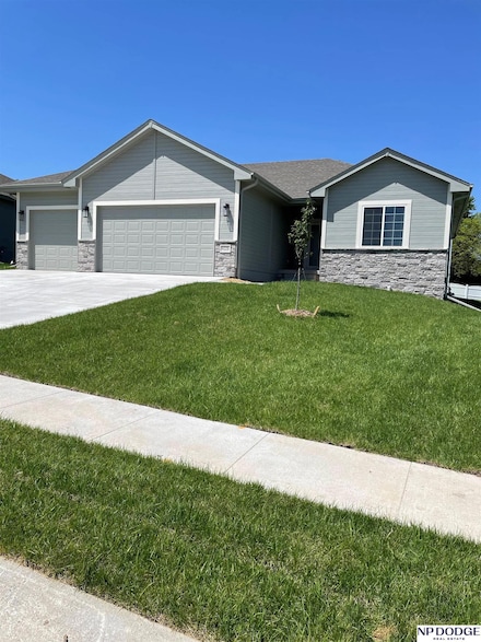 9228 S 71st Ave, Papillion, NE 68133