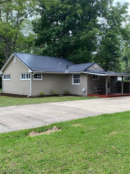 1585 Lake View Ave, Madison, OH 44057