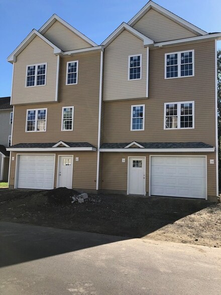 37 Sigel St, Worcester, MA 01610