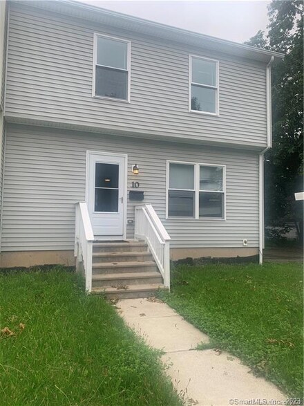 10 Elro St, Manchester, CT 06040