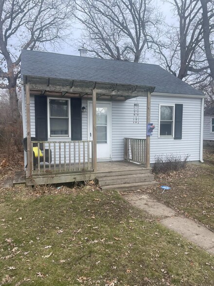 1022 E 28th Ave, Lake Station, IN 46405