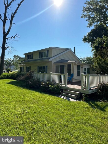 5007 Lerch Dr, Shady Side, MD 20764