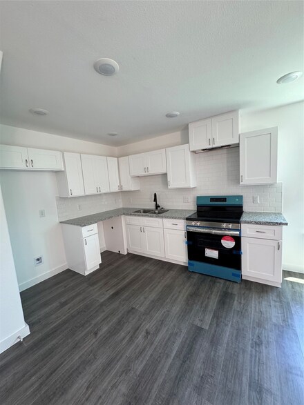 8220 Bigwood St Unit B, Houston, TX 77078