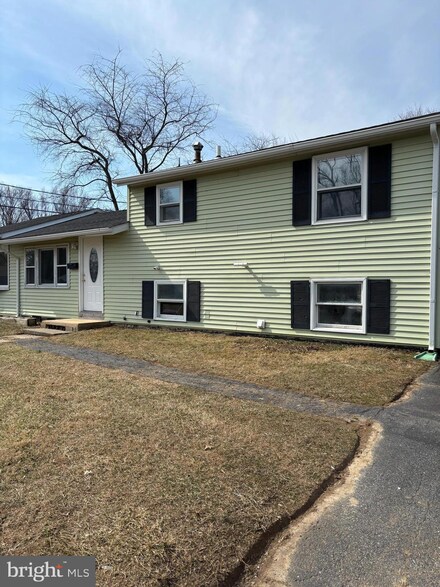 1 Cherry Ln, Elkton, MD 21921