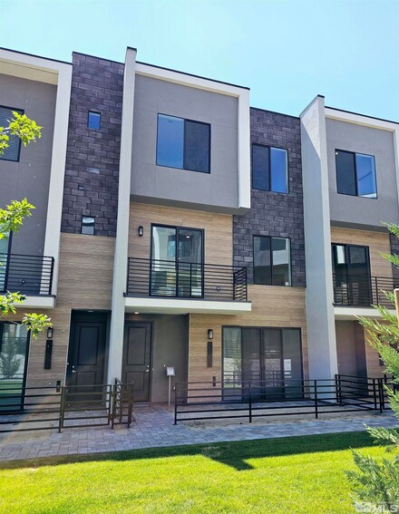 2579 Flowing Stream Unit 8, Reno, NV 89503